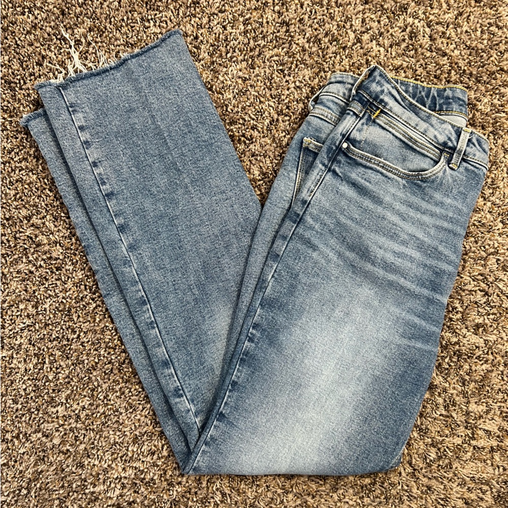 Wrangler High-rise true straight jeans
Size 10/30x34 EUC